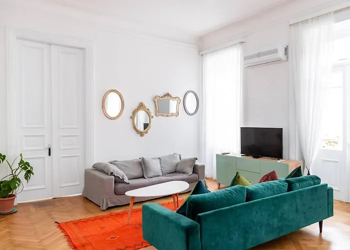 City Center 2Br Apt With 3 Balconies - By Wehost