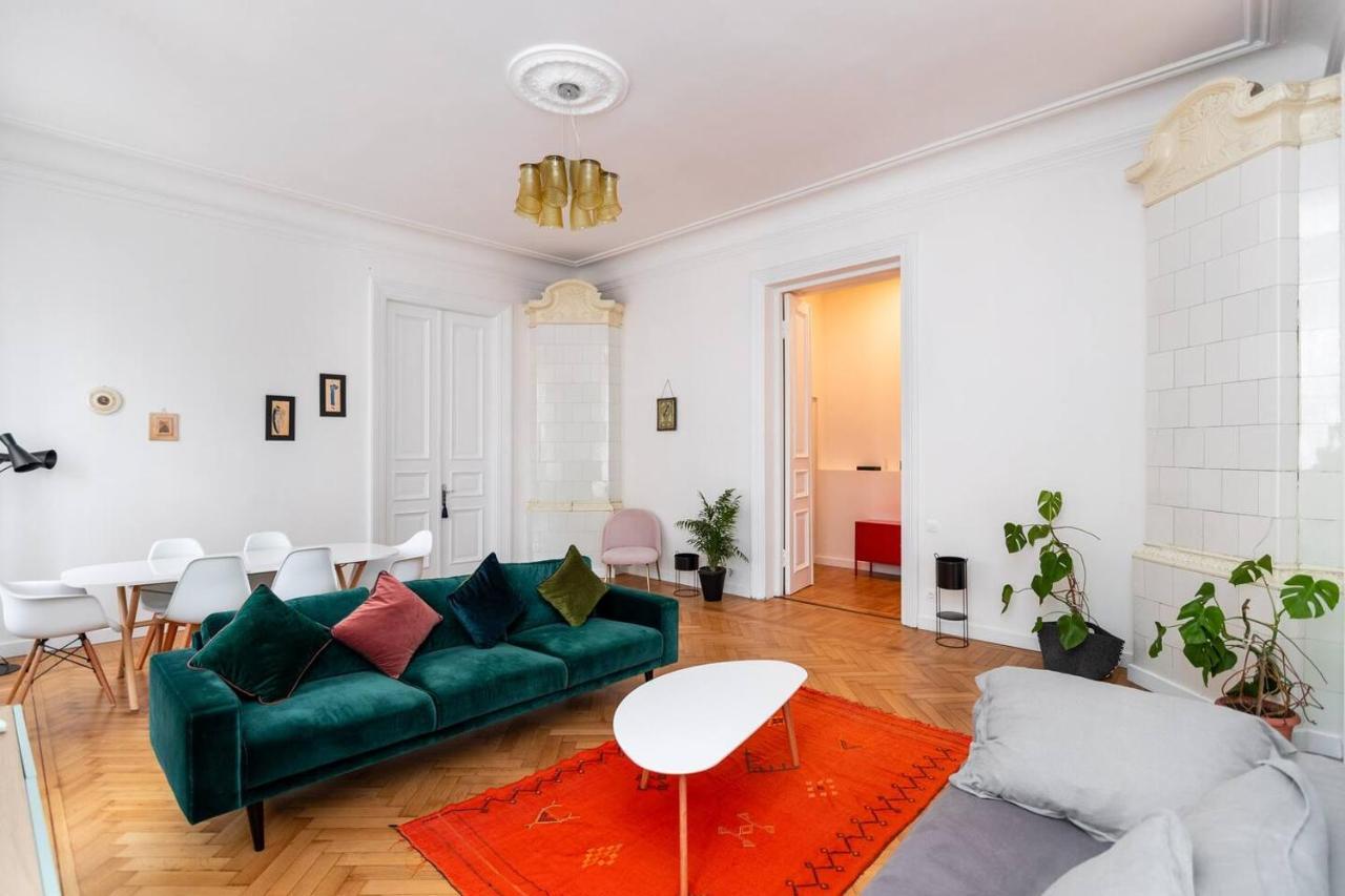 Apartment City Center 2Br Apt With 3 Balconies - By Wehost