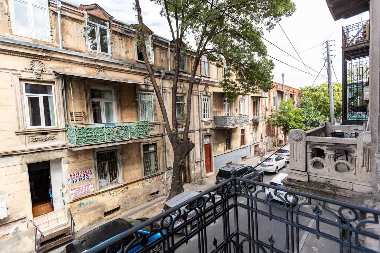 Apartment City Center 2Br Apt With 3 Balconies - By Wehost